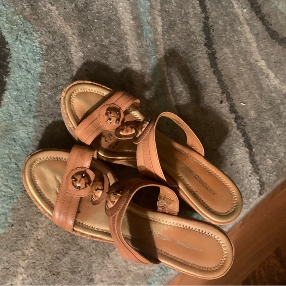 Antonio Melanie Wedges - Picture 2 of 4